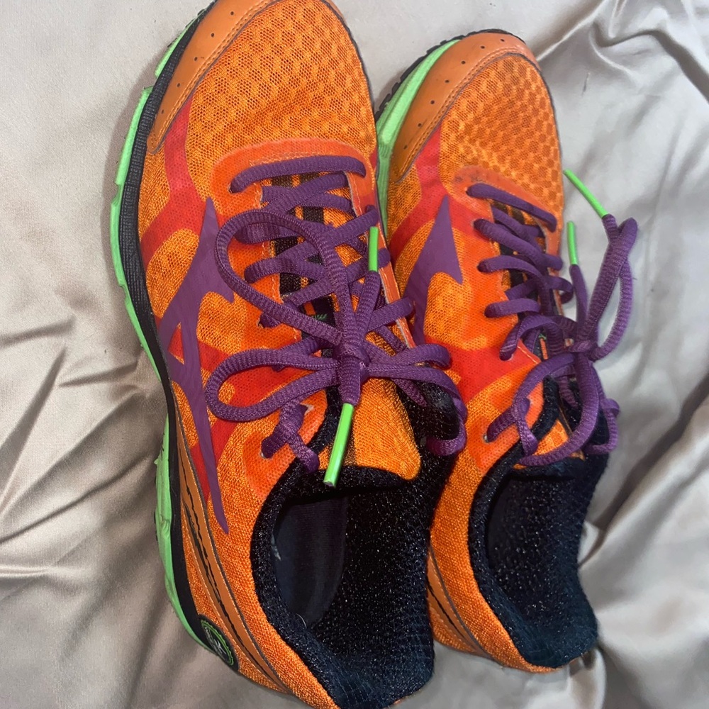 Mizuno Wave Rider 17 size 8